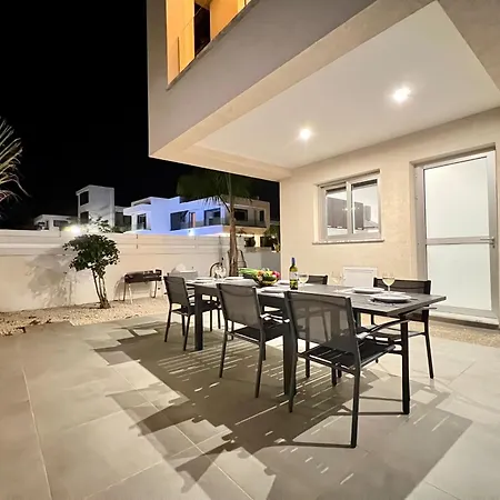 Selena Villa Protaras